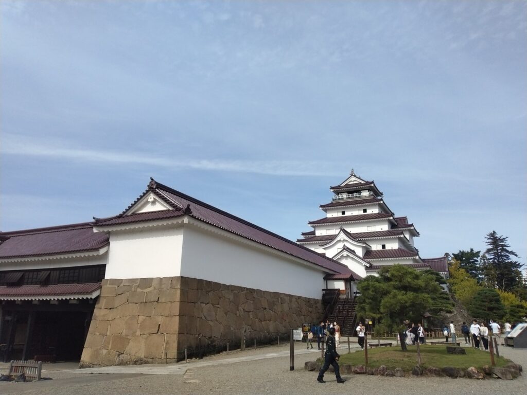 鶴ヶ城の走長屋と天守