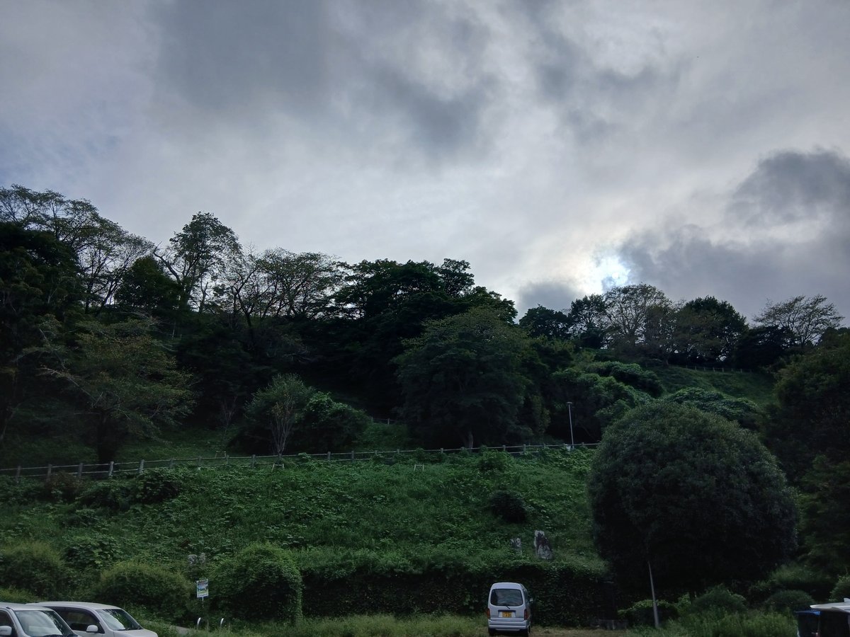 喜連川の町から見たお丸山(喜連川城跡)の遠景