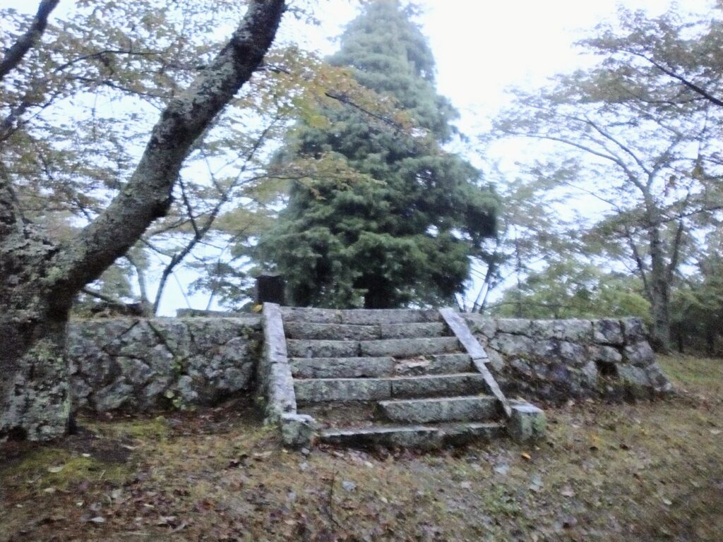 二本松城跡 本丸へ続く石段と石垣